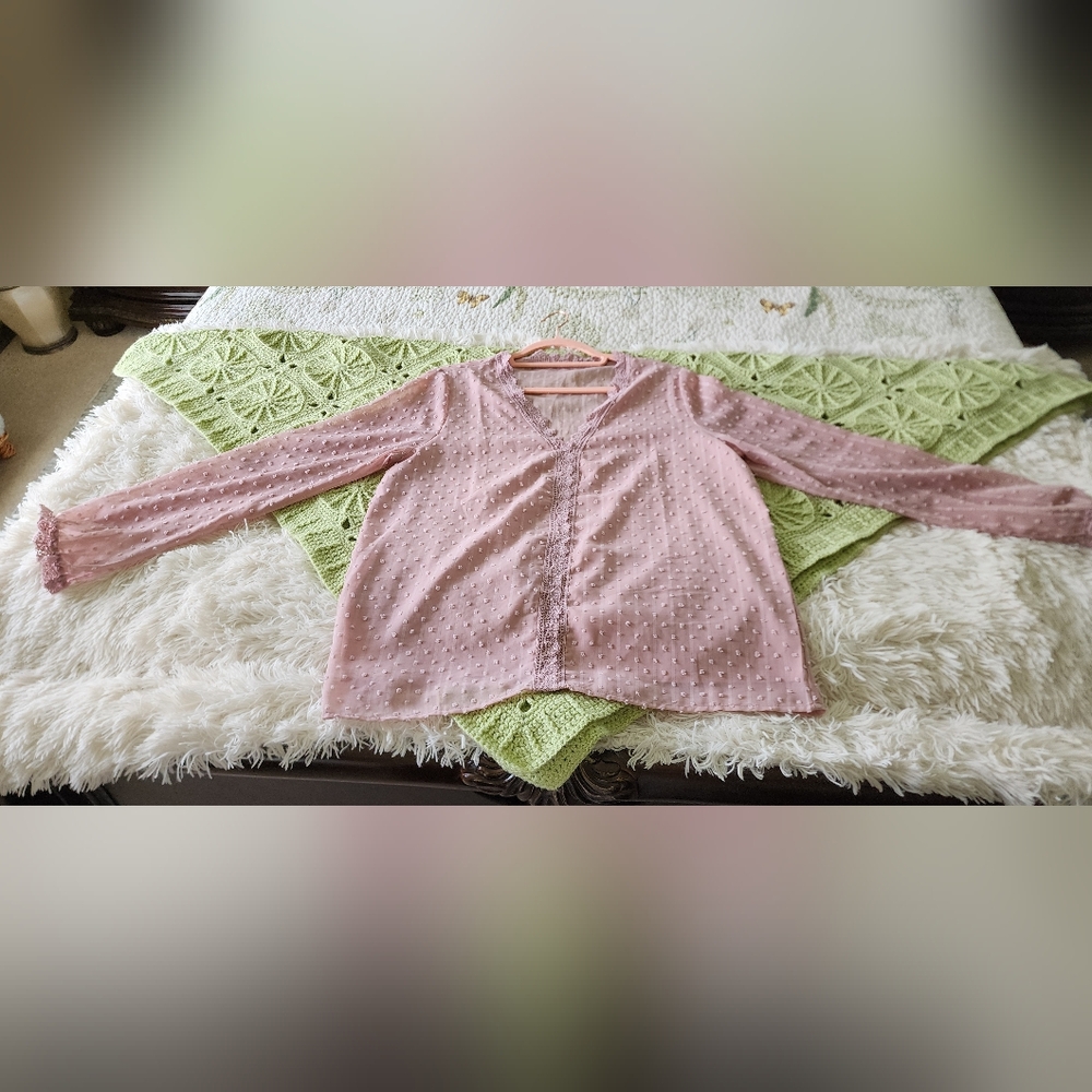 Lace top - Picture 4 of 9